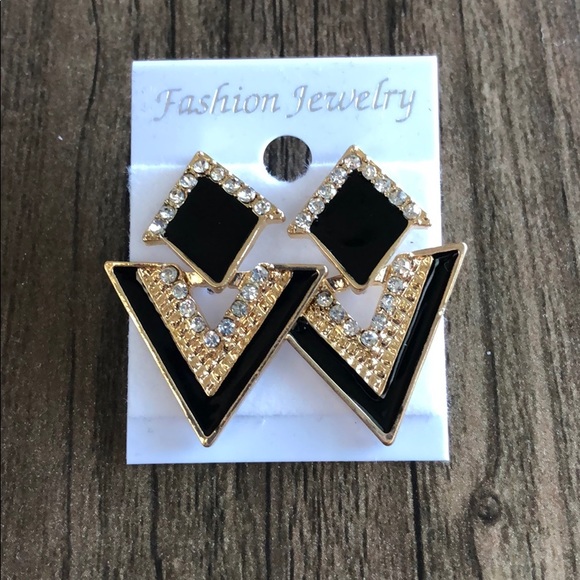 Earrings - Picture 1 of 3